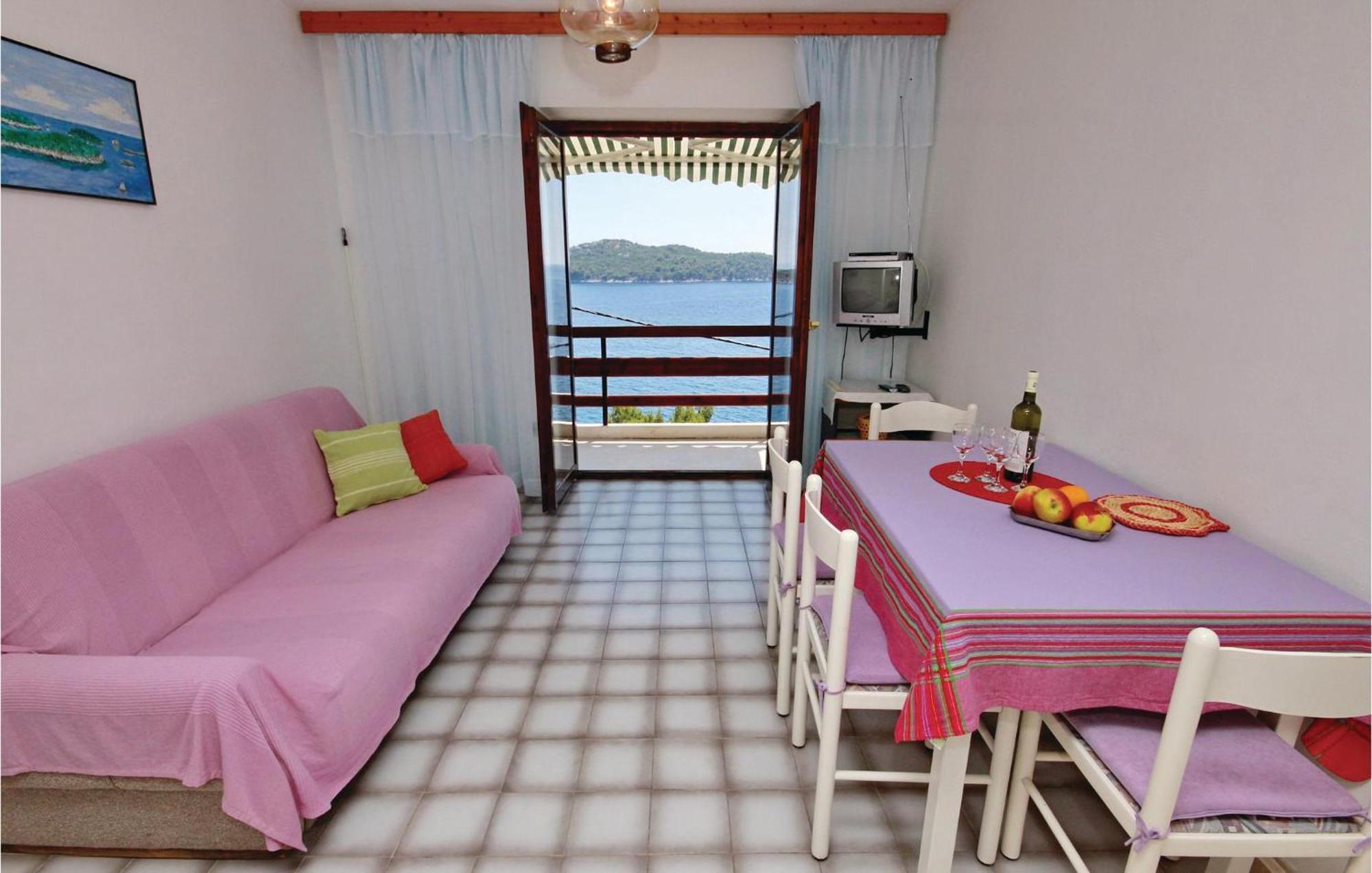 Beautiful Apartment In Prizba With Wifi Exteriér fotografie